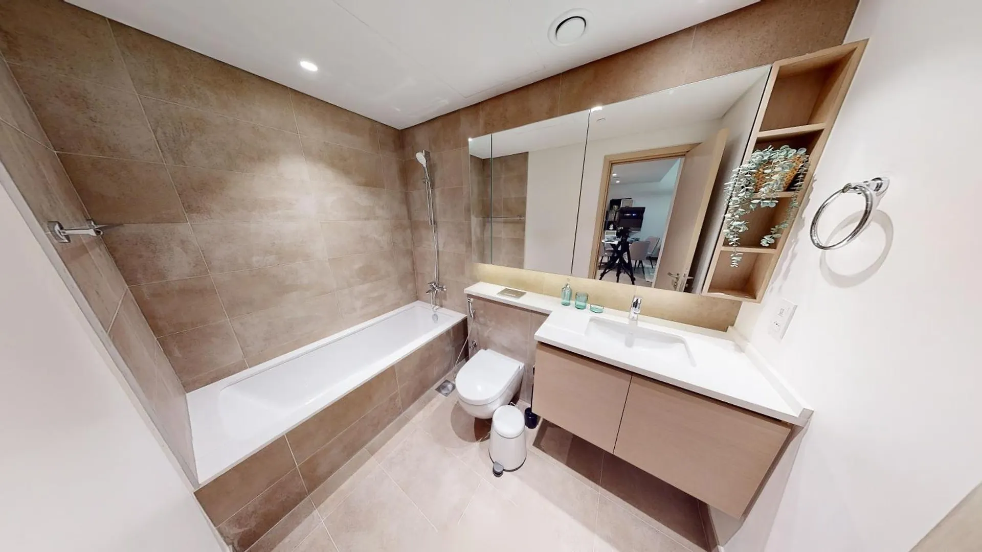 Dvr Luxurious 1Br Retreat In Creek Gate Apartment Dubai